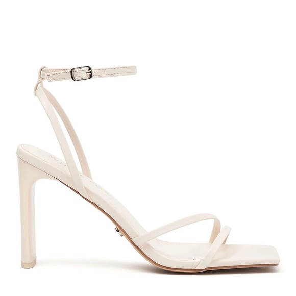 White Fox Boutique Laurel Heels in the color bone - Picture 3 of 7